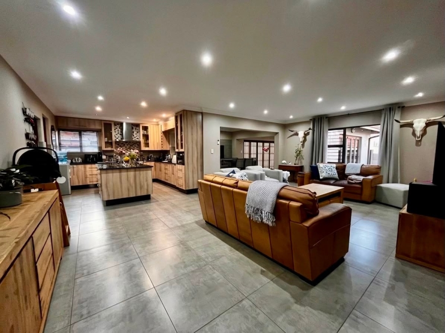 4 Bedroom Property for Sale in Boschdal North West